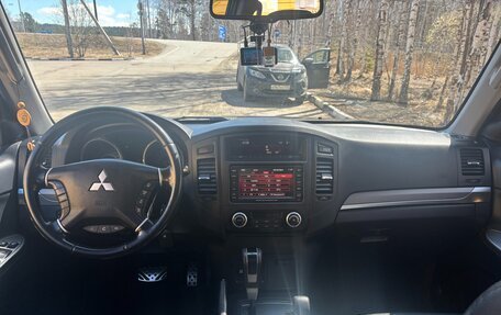 Mitsubishi Pajero IV, 2011 год, 2 280 000 рублей, 17 фотография