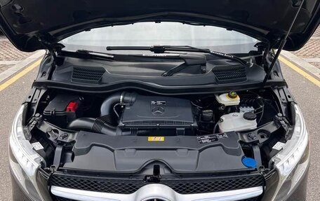 Mercedes-Benz V-Класс, 2021 год, 4 750 000 рублей, 6 фотография