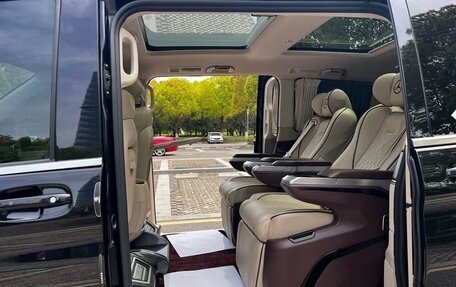 Mercedes-Benz V-Класс, 2021 год, 4 750 000 рублей, 12 фотография