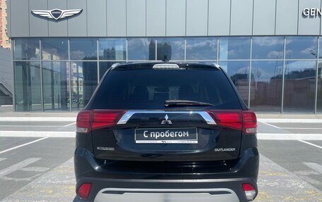 Mitsubishi Outlander III рестайлинг 3, 2018 год, 1 800 000 рублей, 7 фотография