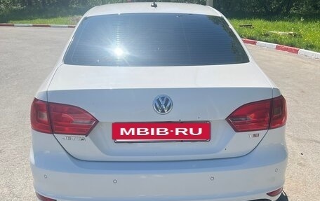 Volkswagen Jetta VI, 2011 год, 930 000 рублей, 2 фотография