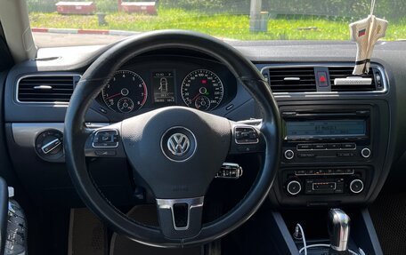 Volkswagen Jetta VI, 2011 год, 930 000 рублей, 6 фотография