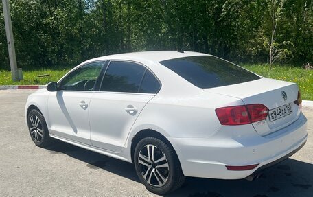Volkswagen Jetta VI, 2011 год, 930 000 рублей, 4 фотография