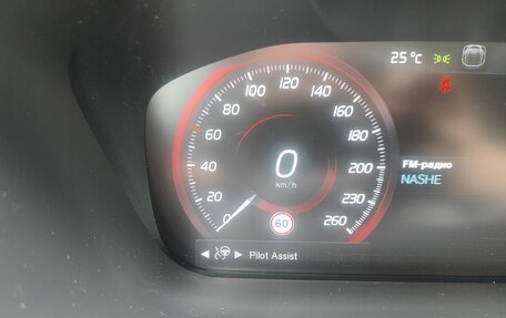 Volvo XC60 II, 2020 год, 4 040 000 рублей, 7 фотография