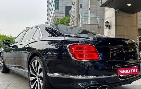 Bentley Flying Spur, 2022 год, 18 990 000 рублей, 5 фотография