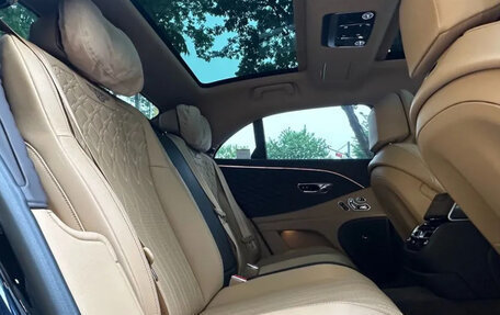 Bentley Flying Spur, 2022 год, 18 990 000 рублей, 13 фотография