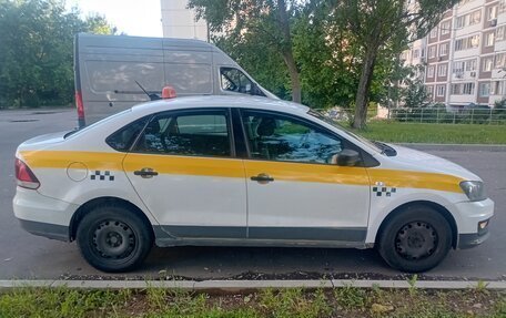 Volkswagen Polo VI (EU Market), 2018 год, 700 000 рублей, 3 фотография