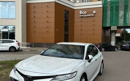 Toyota Camry, 2021 год, 3 399 000 рублей, 2 фотография