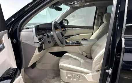 Cadillac Escalade V, 2025 год, 16 000 000 рублей, 9 фотография