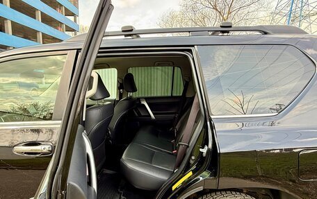 Toyota Land Cruiser Prado 150 рестайлинг 2, 2015 год, 4 198 000 рублей, 16 фотография