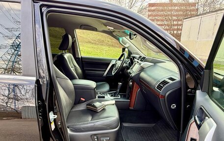 Toyota Land Cruiser Prado 150 рестайлинг 2, 2015 год, 4 198 000 рублей, 18 фотография