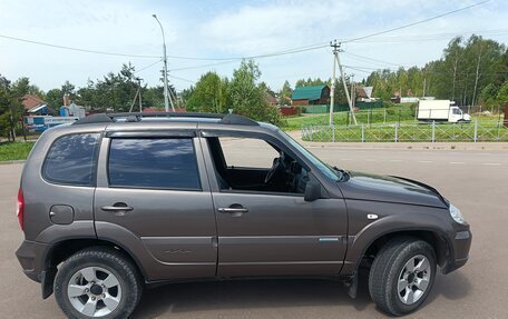 Chevrolet Niva I рестайлинг, 2009 год, 570 000 рублей, 4 фотография