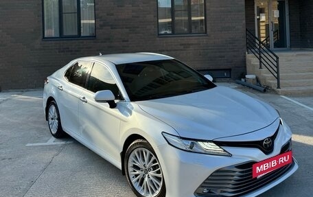 Toyota Camry, 2019 год, 2 630 000 рублей, 2 фотография