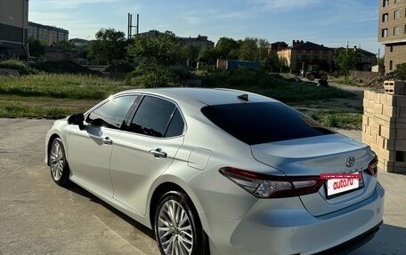 Toyota Camry, 2019 год, 2 630 000 рублей, 4 фотография