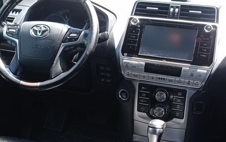 Toyota Land Cruiser Prado 150 рестайлинг 2, 2018 год, 4 000 000 рублей, 6 фотография