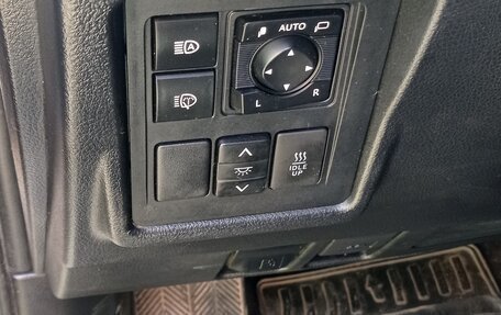 Toyota Land Cruiser Prado 150 рестайлинг 2, 2018 год, 4 000 000 рублей, 4 фотография
