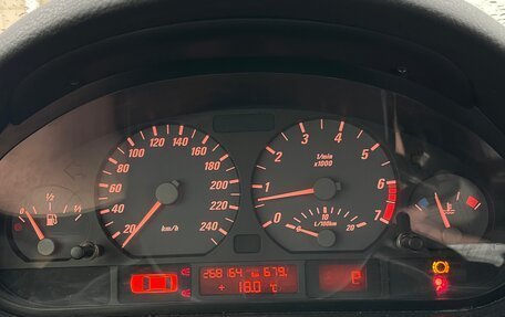 BMW 3 серия, 2001 год, 910 000 рублей, 14 фотография