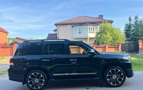 Toyota Land Cruiser 200, 2019 год, 7 700 000 рублей, 2 фотография