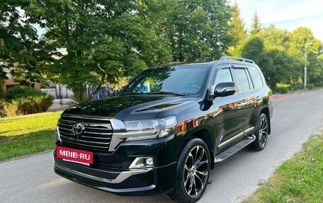 Toyota Land Cruiser 200, 2019 год, 7 700 000 рублей, 6 фотография