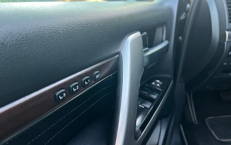 Toyota Land Cruiser 200, 2019 год, 7 700 000 рублей, 10 фотография