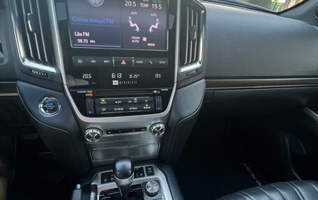 Toyota Land Cruiser 200, 2019 год, 7 700 000 рублей, 19 фотография