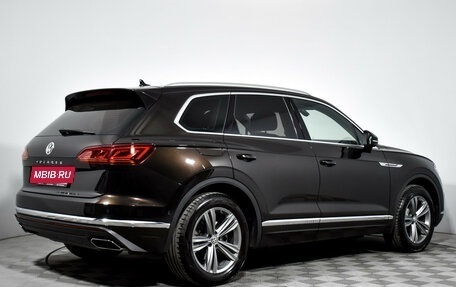 Volkswagen Touareg III, 2019 год, 4 899 000 рублей, 8 фотография
