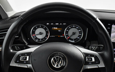 Volkswagen Touareg III, 2019 год, 4 899 000 рублей, 23 фотография