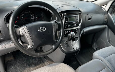 Hyundai Grand Starex Grand Starex I рестайлинг 2, 2019 год, 1 800 000 рублей, 10 фотография