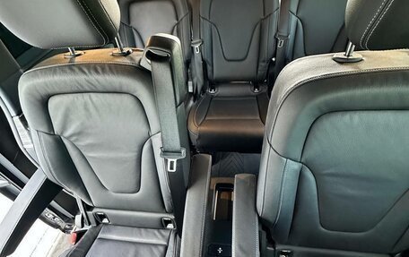 Mercedes-Benz V-Класс, 2022 год, 8 900 000 рублей, 5 фотография