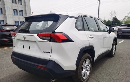 Toyota RAV4, 2025 год, 2 620 000 рублей, 6 фотография