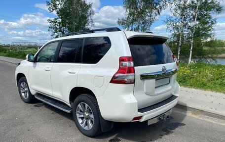 Toyota Land Cruiser Prado 150 рестайлинг 2, 2014 год, 3 400 000 рублей, 3 фотография
