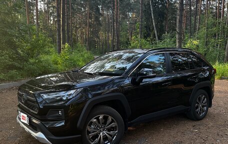 Toyota RAV4, 2024 год, 4 000 000 рублей, 2 фотография