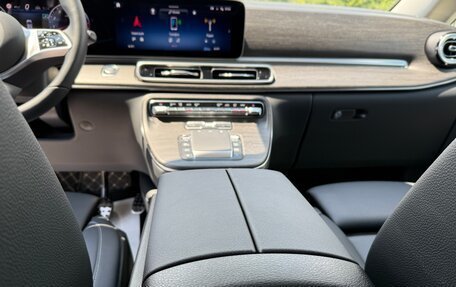 Mercedes-Benz V-Класс, 2024 год, 13 500 000 рублей, 22 фотография