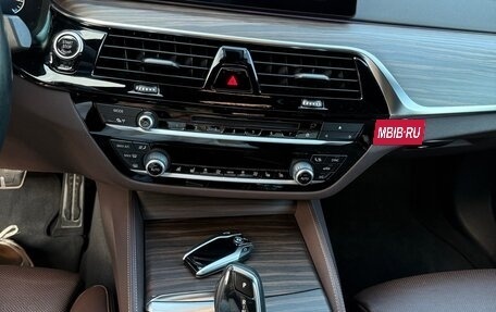 BMW 5 серия, 2018 год, 4 800 000 рублей, 8 фотография