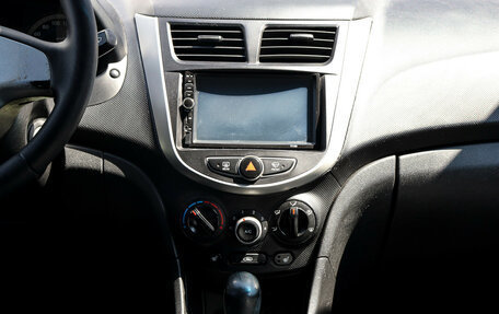 Hyundai Solaris II рестайлинг, 2011 год, 675 000 рублей, 12 фотография