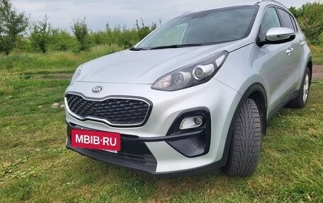 KIA Sportage IV рестайлинг, 2018 год, 2 400 000 рублей, 1 фотография