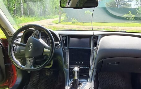 Infiniti Q50 I рестайлинг, 2015 год, 2 350 000 рублей, 9 фотография