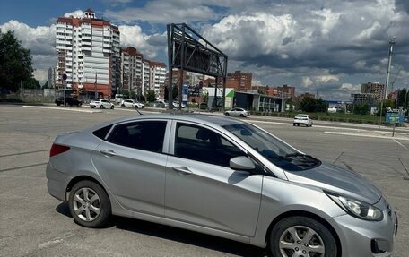 Hyundai Solaris II рестайлинг, 2014 год, 380 000 рублей, 4 фотография