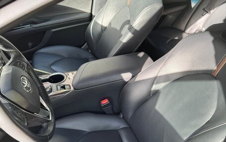 Toyota Camry, 2020 год, 3 700 000 рублей, 12 фотография