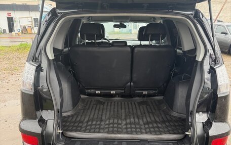 Mitsubishi Outlander III рестайлинг 3, 2011 год, 899 000 рублей, 16 фотография