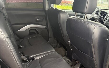 Mitsubishi Outlander III рестайлинг 3, 2011 год, 899 000 рублей, 15 фотография