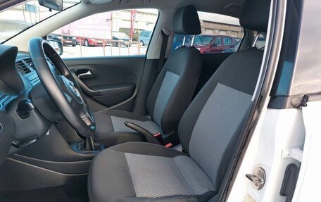 Volkswagen Polo VI (EU Market), 2013 год, 799 000 рублей, 24 фотография