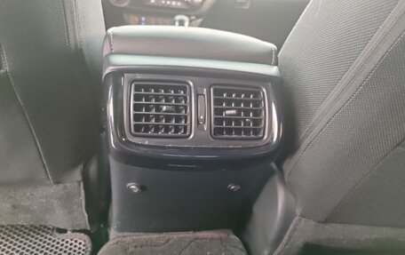 Toyota Hilux VIII, 2022 год, 5 950 000 рублей, 7 фотография