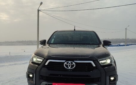 Toyota Hilux VIII, 2022 год, 5 950 000 рублей, 2 фотография