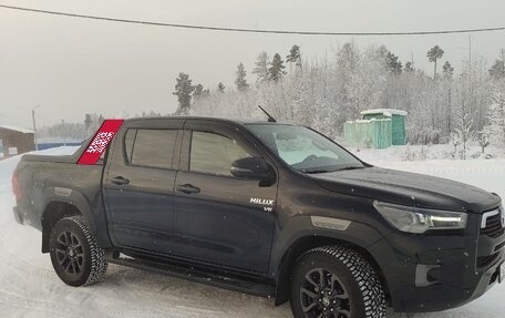 Toyota Hilux VIII, 2022 год, 5 950 000 рублей, 3 фотография