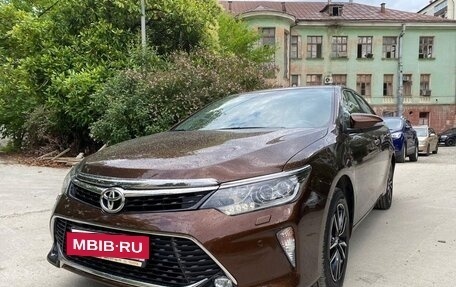 Toyota Camry, 2018 год, 2 300 000 рублей, 7 фотография