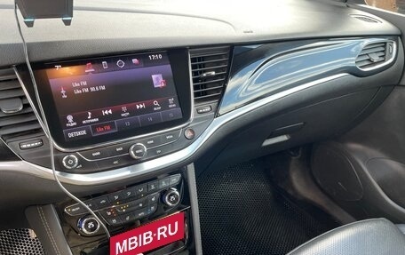 Opel Astra K, 2018 год, 1 420 000 рублей, 18 фотография