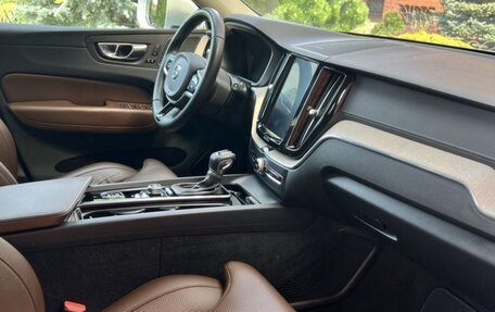 Volvo XC60 II, 2022 год, 3 500 000 рублей, 9 фотография