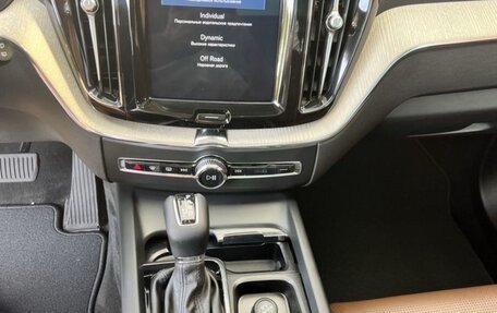 Volvo XC60 II, 2022 год, 3 500 000 рублей, 14 фотография