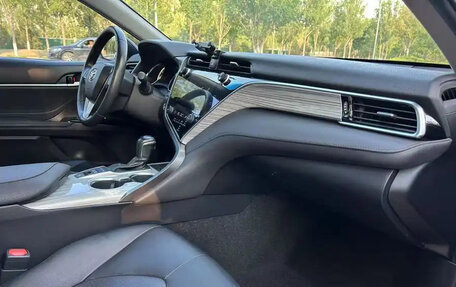 Toyota Camry, 2020 год, 2 000 000 рублей, 4 фотография